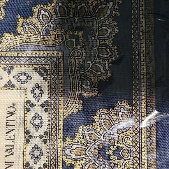Gianni Valentino  Handkerchief Cotton Brandnew Authentic - Picture 4 of 5
